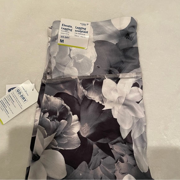 Elevate Legging - Picture 5 of 6